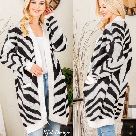 B29B🤍🖤Gorgeous white+black classic animal print oversized cardi-everyWear! - Picture 9 of 10